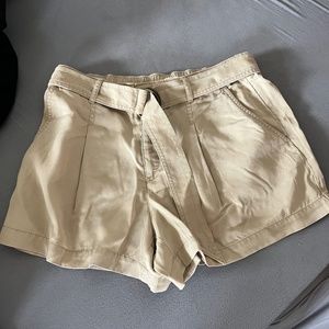 LOFT petite pleated shorts